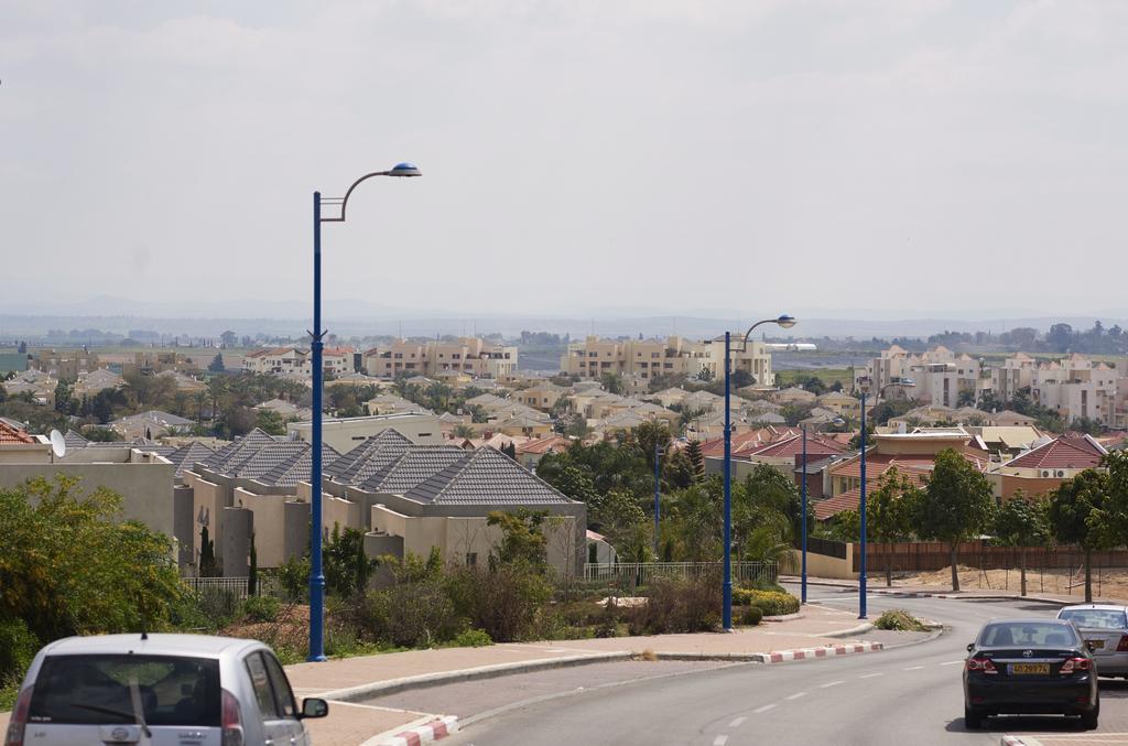 Like Home Gedera Εξωτερικό φωτογραφία